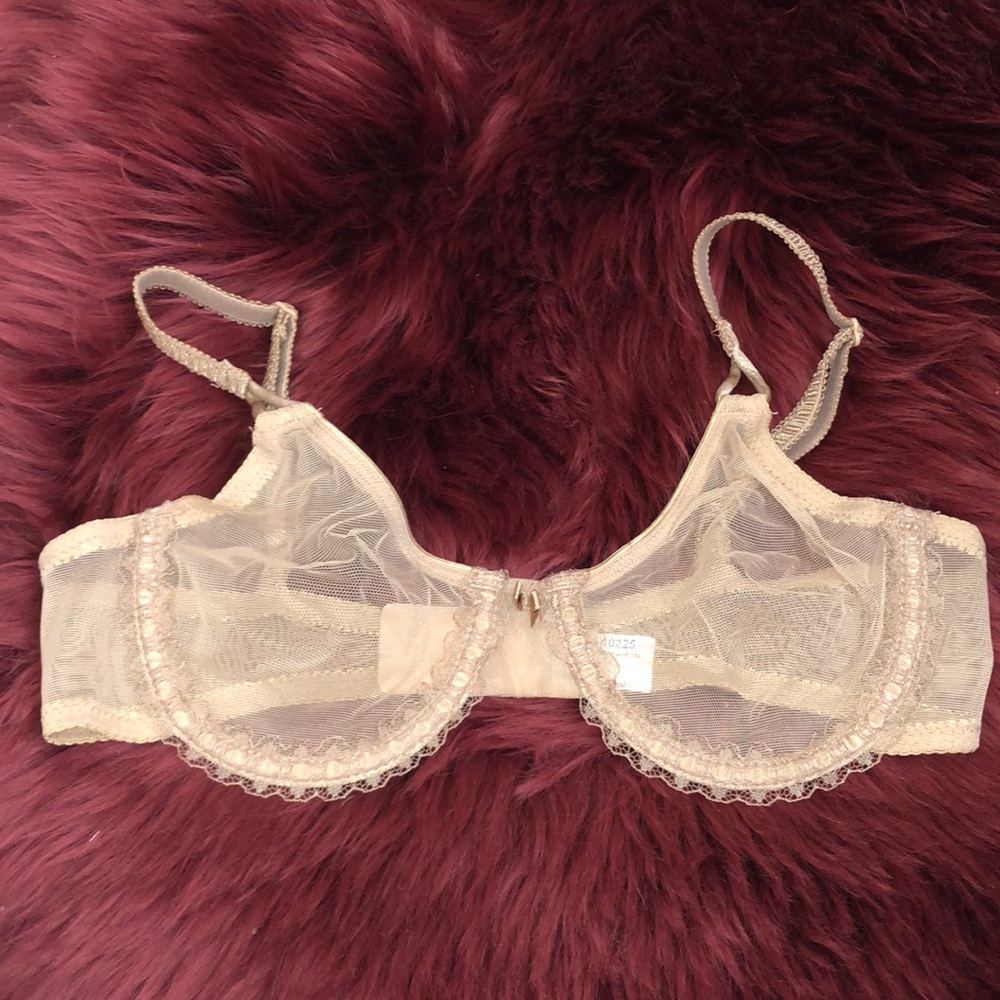 New Sheer Lace Bra tan 34B pretty flattering